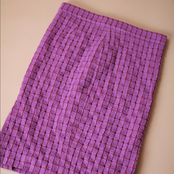 Pink Holt Renfrew skirt - Picture 2 of 3
